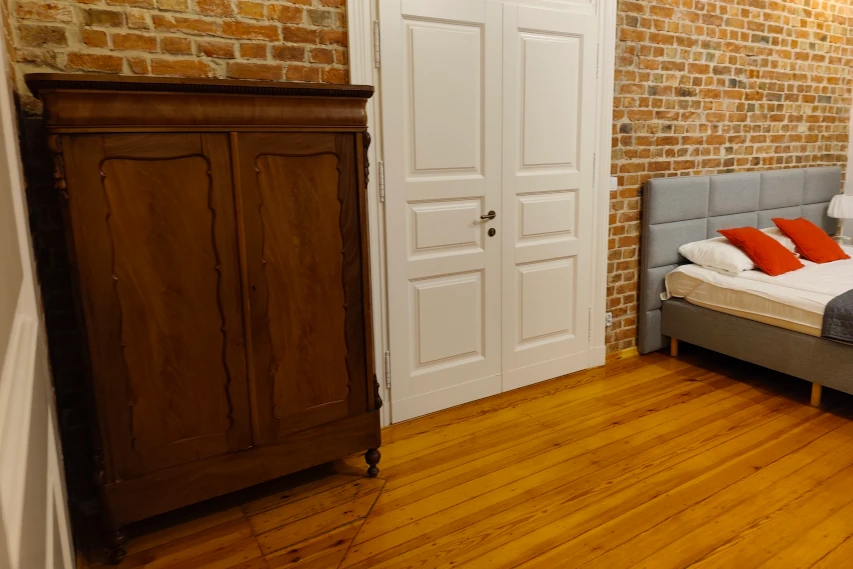 Nocleg torun drewniane meble